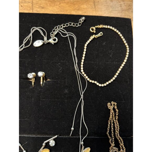 Vintage Jewelry Lot With Necklaces (Monet) Bracelets Earrings & Brooches Mixed M - Picture 3 of 16